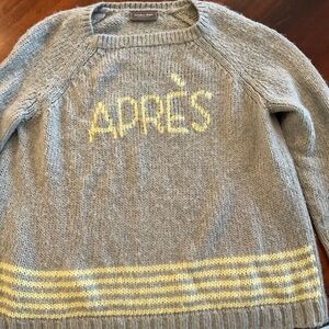 Wooden Ships Apre sweater size S/M.